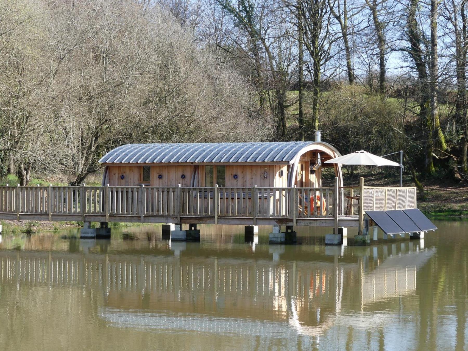 Domaine de la Clauzade Saint-Germain-les-Vergnes Exterior foto